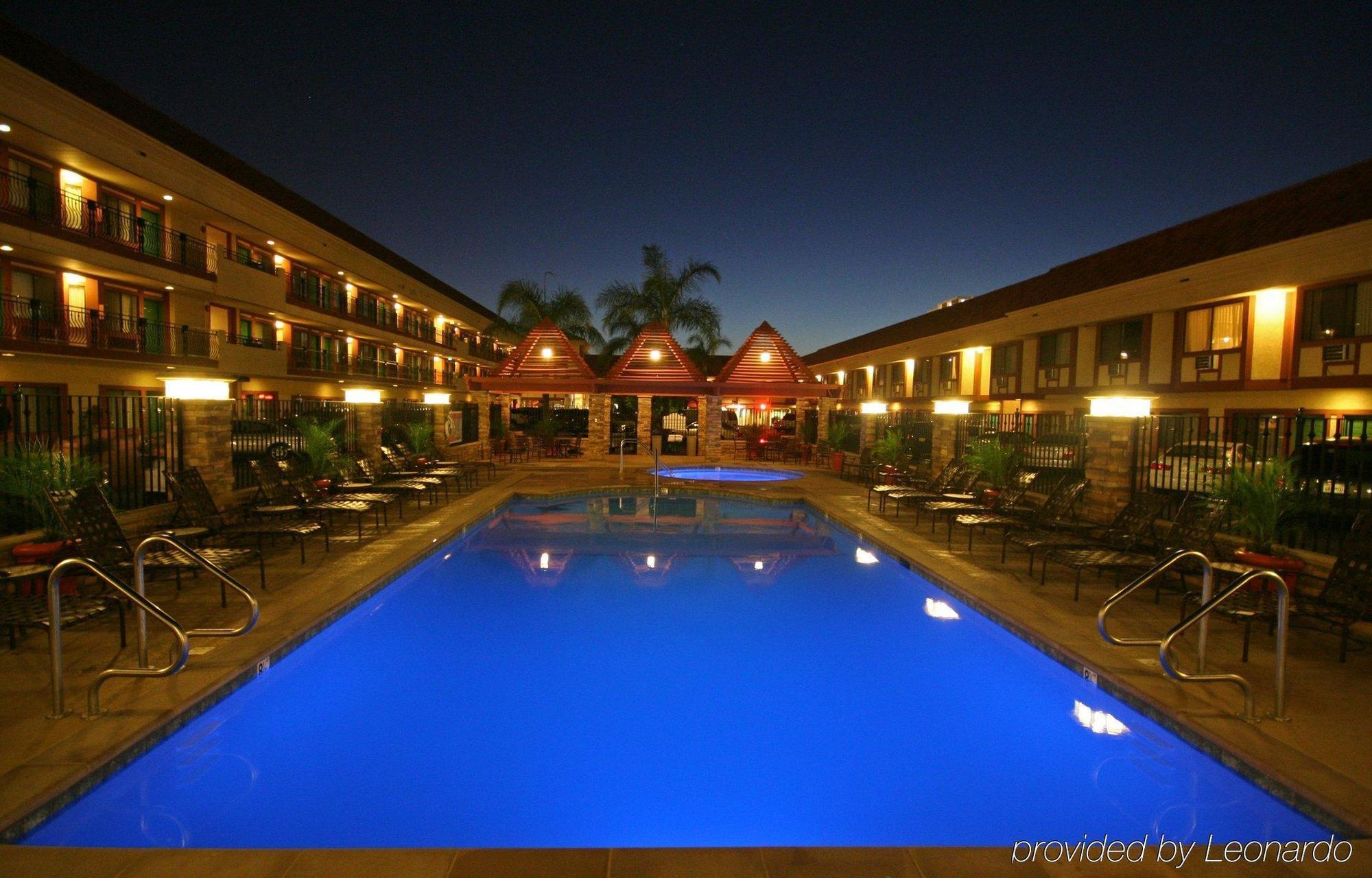 Tropicana Inn & Suites Anaheim Konforlar fotoğraf